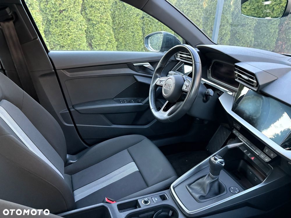 Audi A3 Limousine 35 TFSI advanced - 25