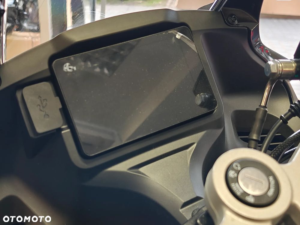 QJMOTOR SRK 125R - 12