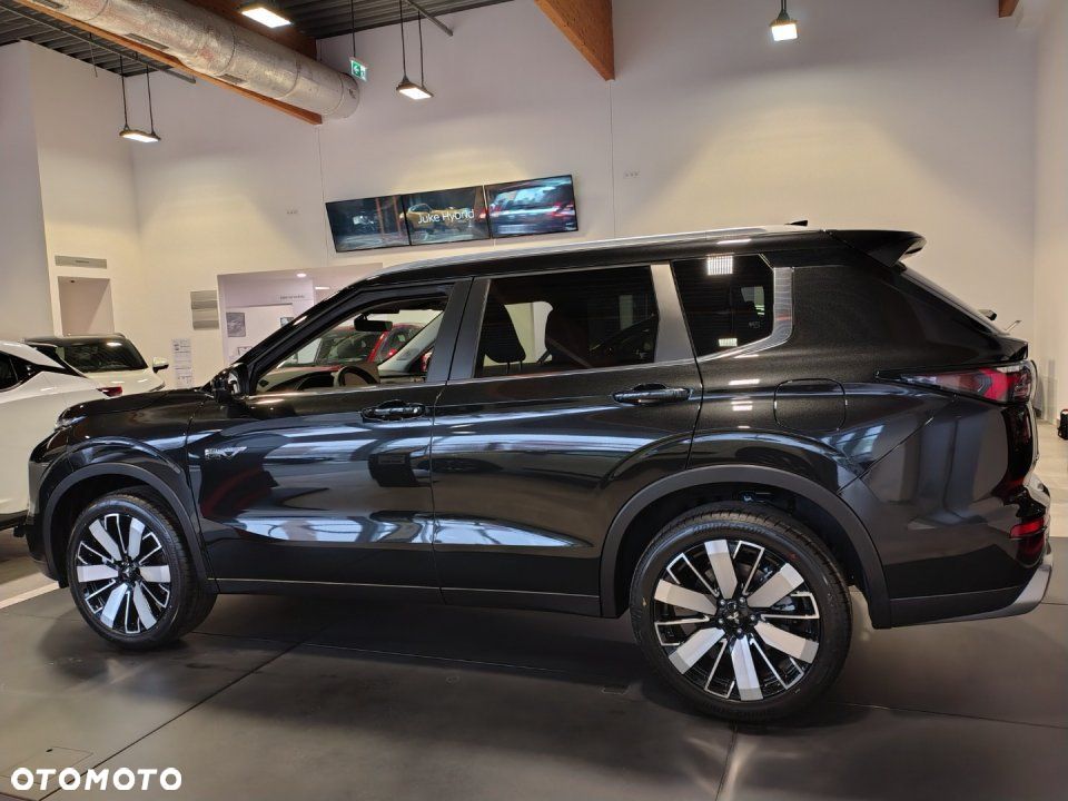 Mitsubishi Outlander - 2