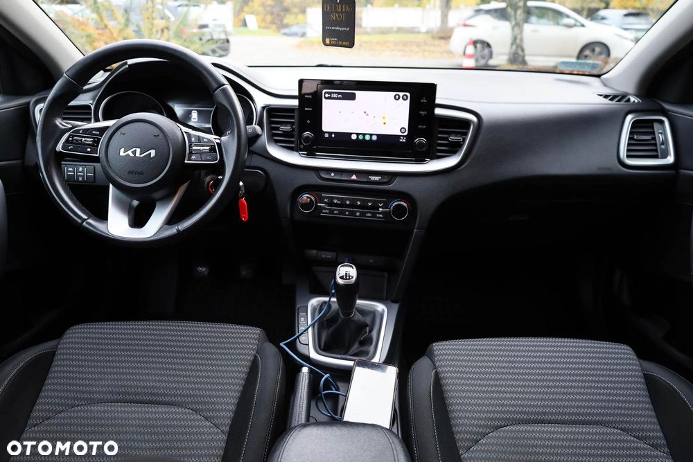 Kia Ceed 1.5 T-GDI M - 11