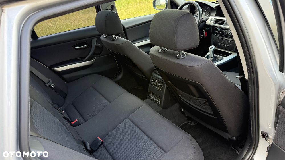 BMW Seria 3 320d DPF - 22