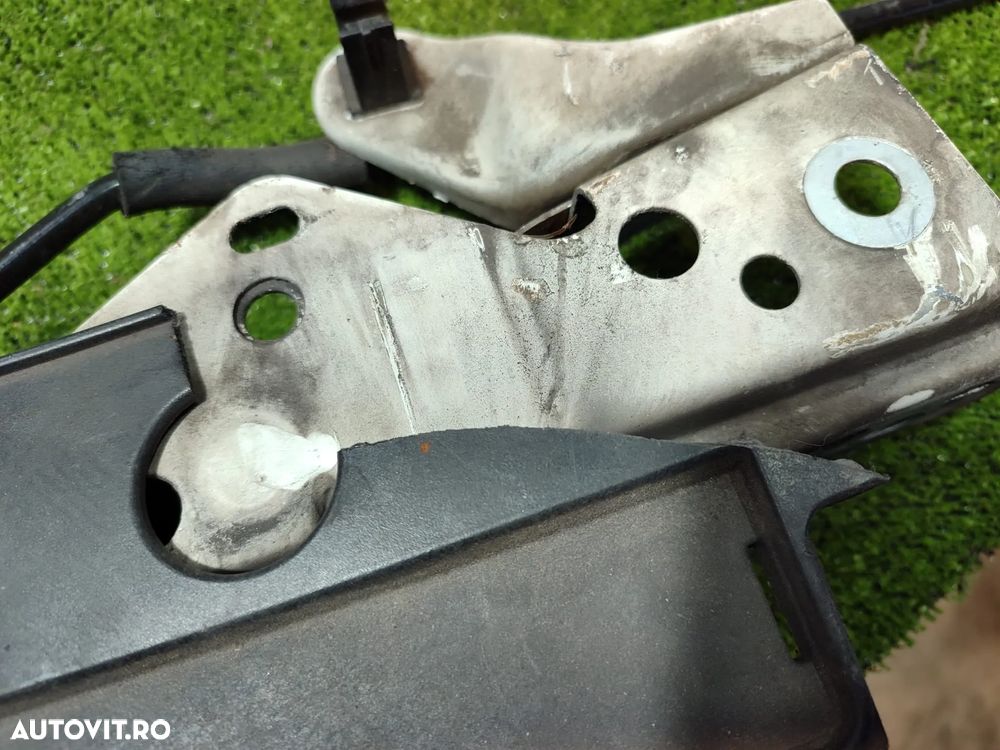 ORNAMENT SUPERIOR TRAGER CHEVROLET CRUZE 1.6 BENZINA COD OEM 96981695 / 96981604 / 2008-2014 - 4