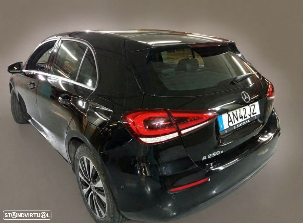 Mercedes-Benz A 250 e Style Plus - 2