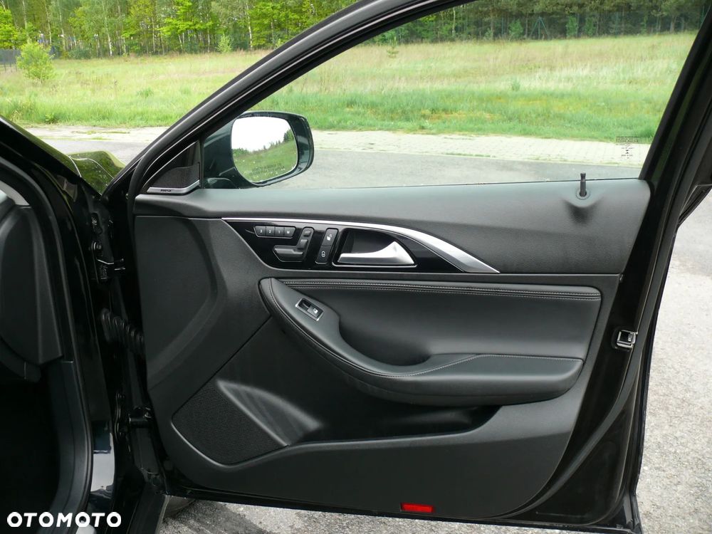 Infiniti QX30 - 12