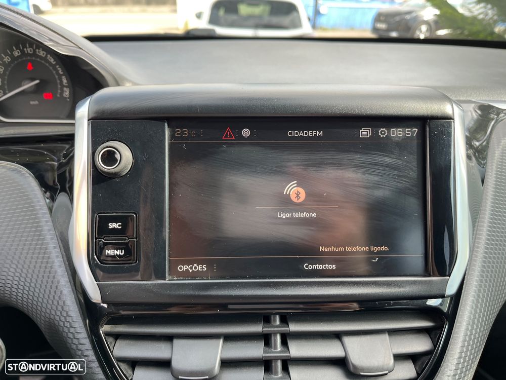 Peugeot 2008 1.5 BlueHDi Signature - 45