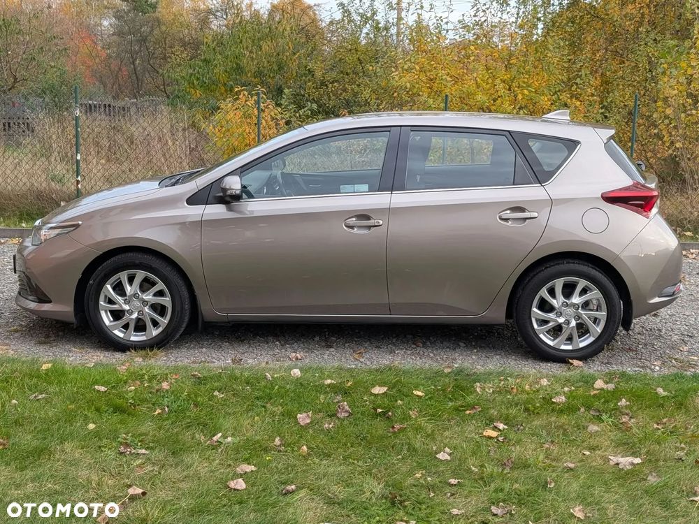 Toyota Auris 1.6 Premium - 9