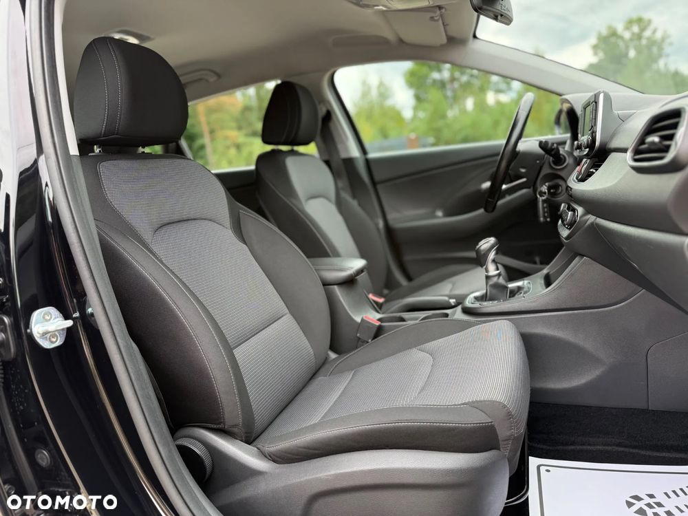Hyundai i30 1.4 Comfort - 14
