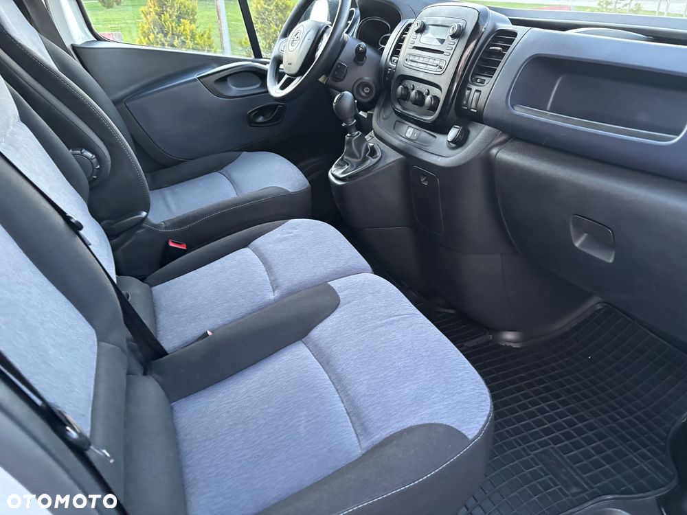 Opel Vivaro - 8