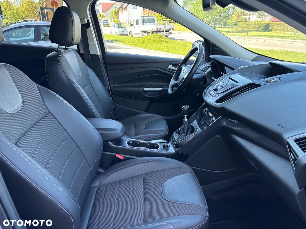 Ford Kuga 2.0 TDCi 4x4 Titanium - 22