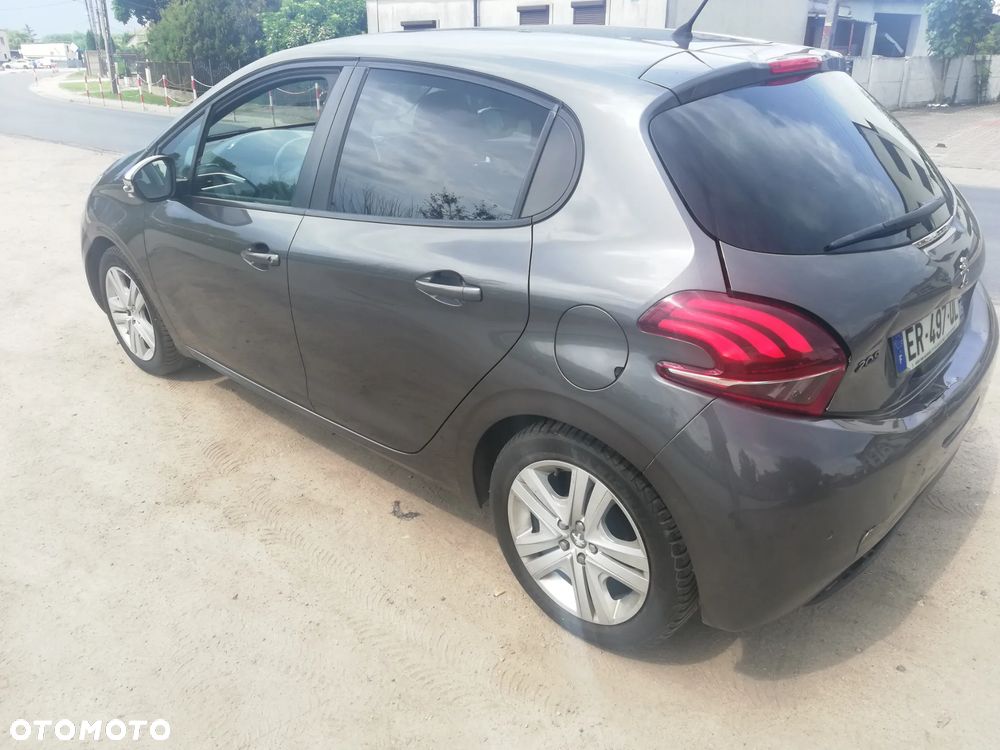 Peugeot 208 82 PureTech Style - 10