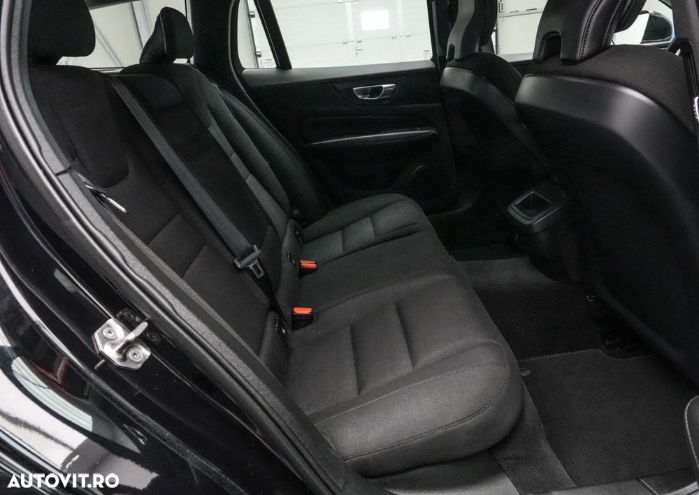 Volvo V60 B3 MHEV AT Core - 16