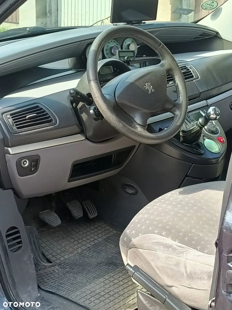 Peugeot 807 - 12