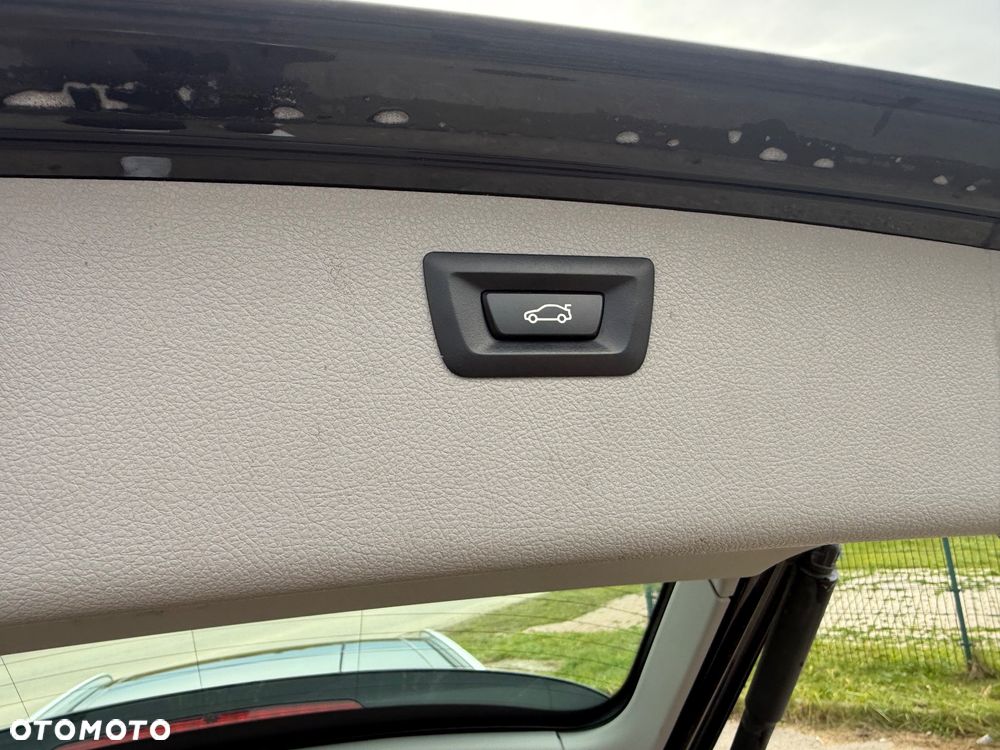 BMW Seria 3 318d Luxury Line - 14