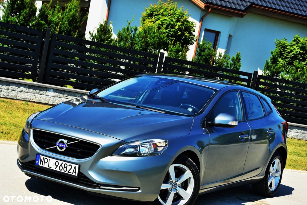 Volvo V40 D2 Momentum - 1