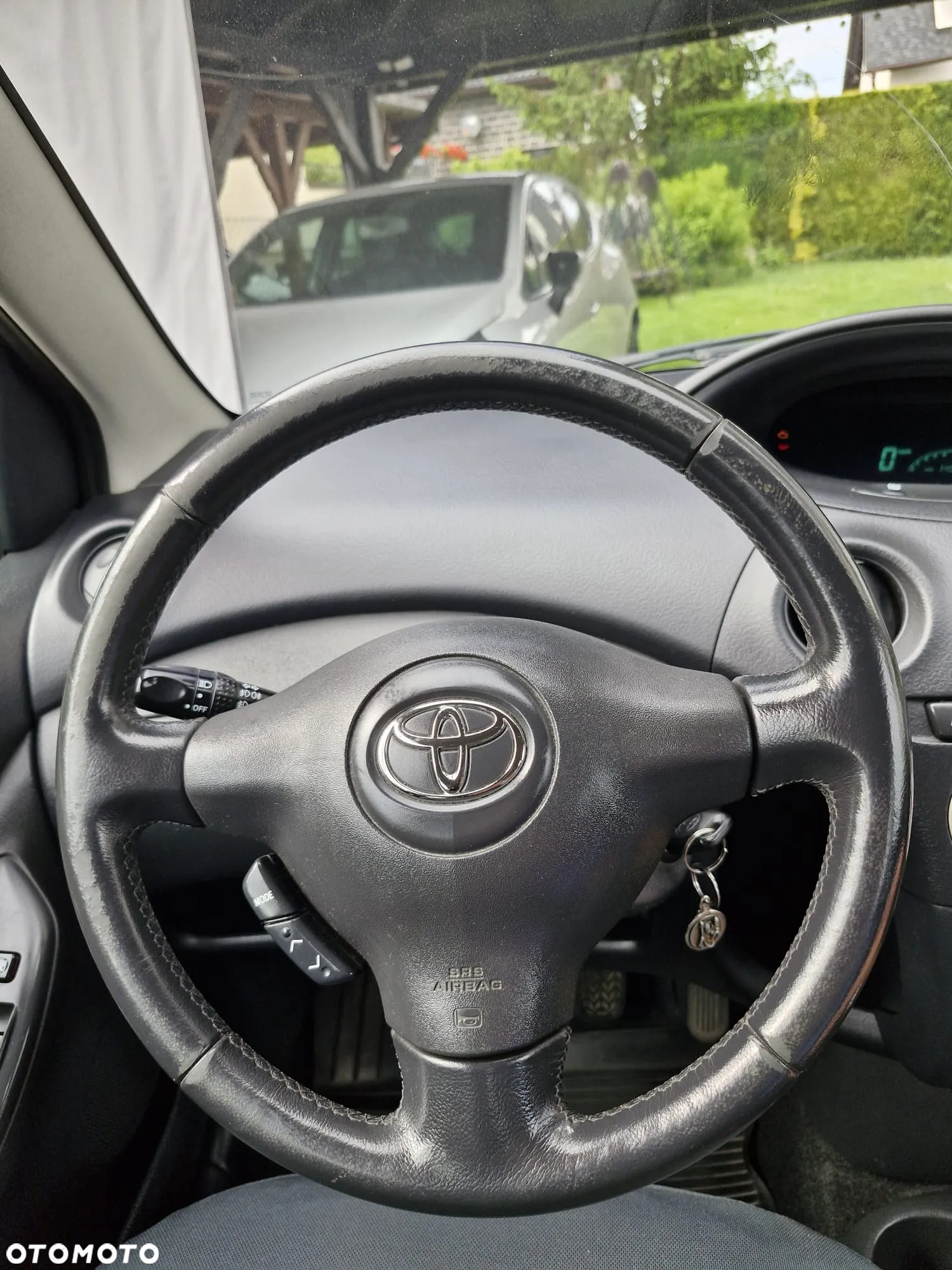 Toyota Yaris 1.3 Blue - 25