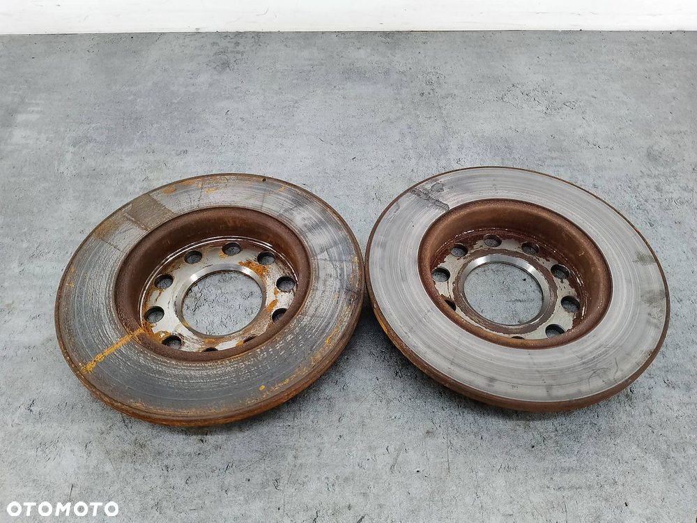 TARCZE HAMULCOWE TYŁ AUDI A4 B6 TARCZE HAMULCOWE TYŁ 2.0 20V - 4