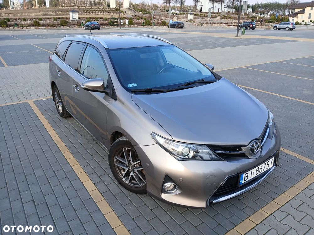 Toyota Auris 1.4 D-4D Premium - 1