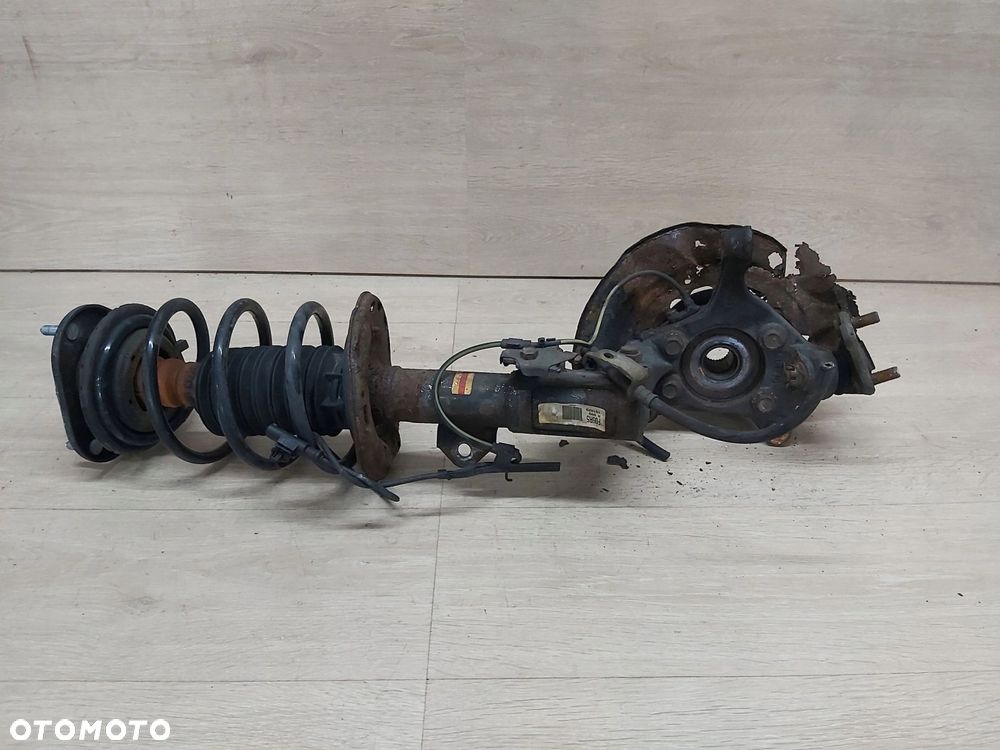 Toyota Auris II LIFT mcperson prawy przód 1,6 d4d zwrotnica amortyzator - 3