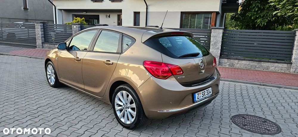 Opel Astra 1.4 Turbo - 10