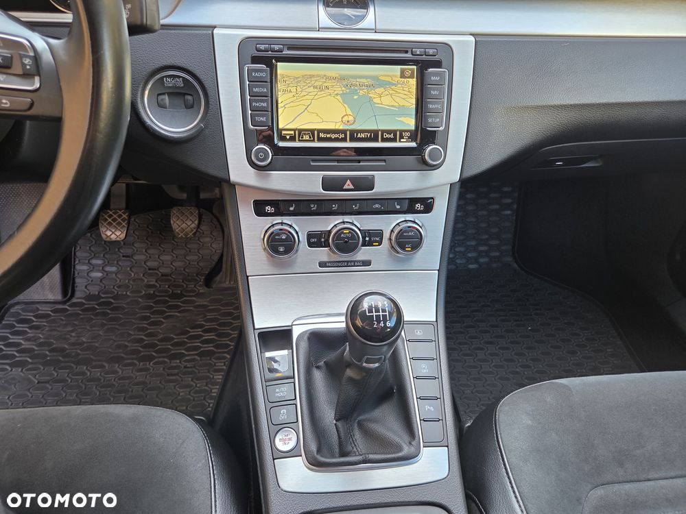 Volkswagen Passat - 21