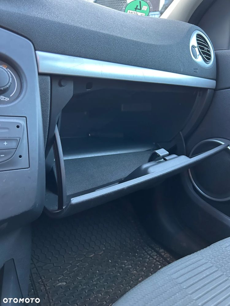 Renault Clio 1.2 16V 75 Dynamique - 32