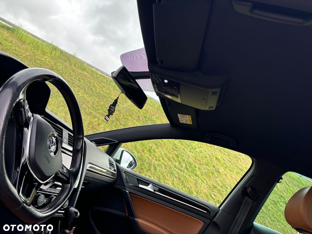 Volkswagen Golf - 24
