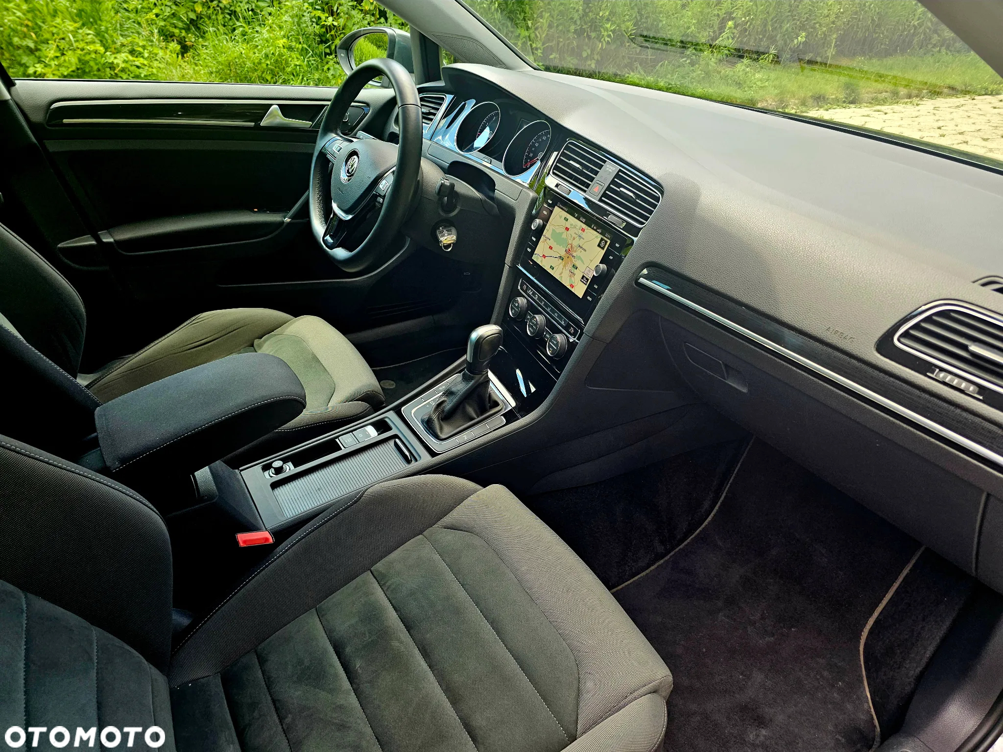 Volkswagen Golf - 6