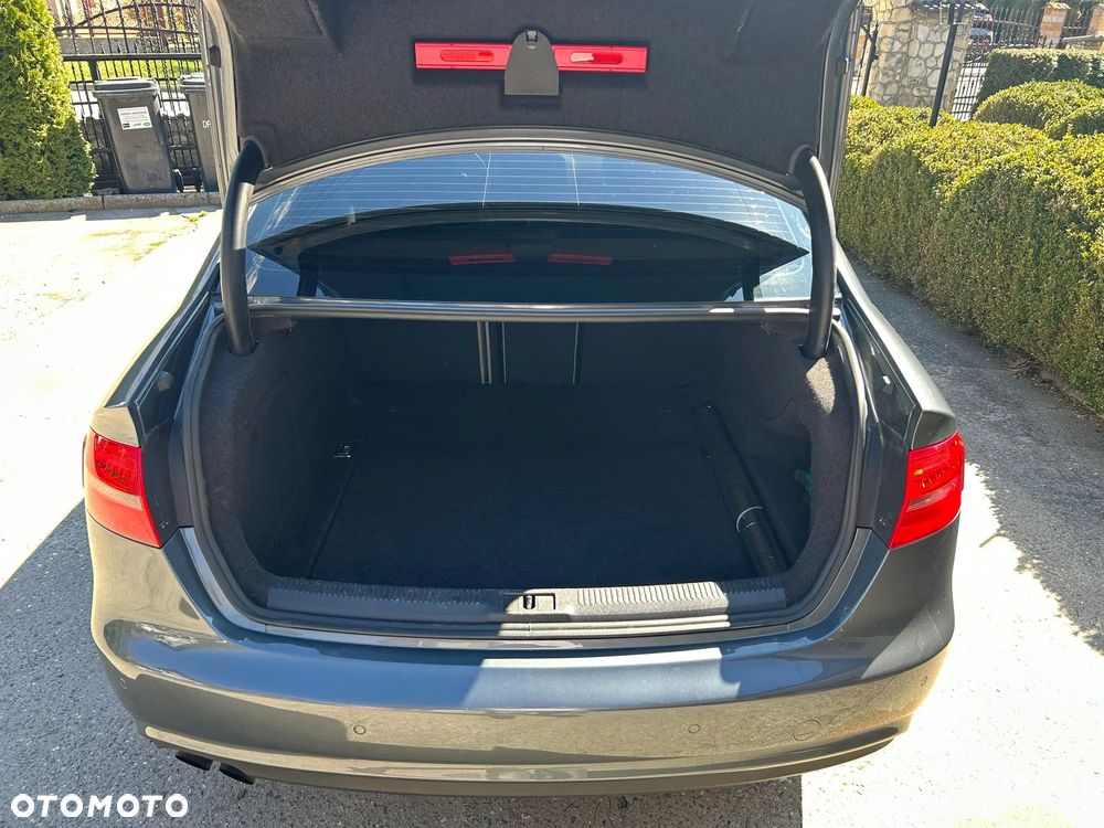 Audi A4 Limousine - 21