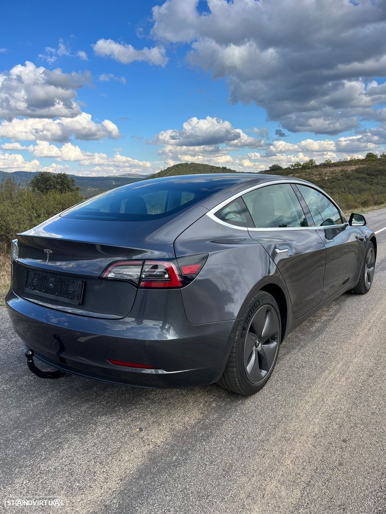 Tesla Model 3 - 4