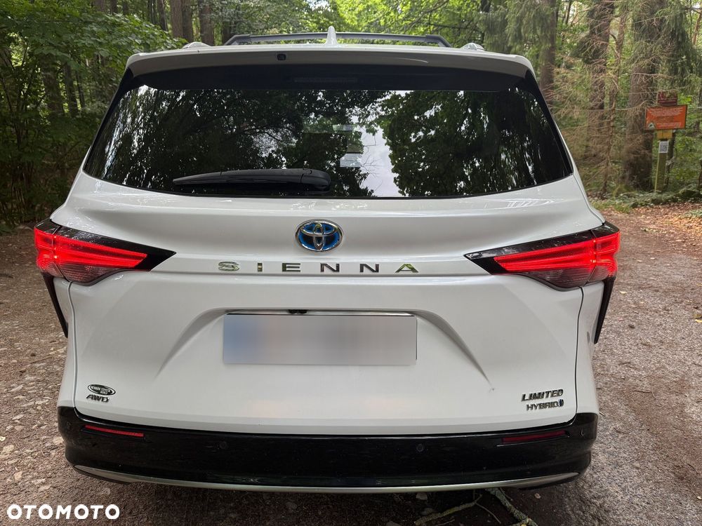 Toyota Sienna - 5