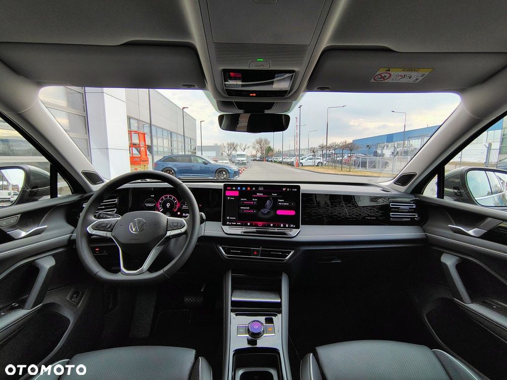 Volkswagen Tiguan - 32