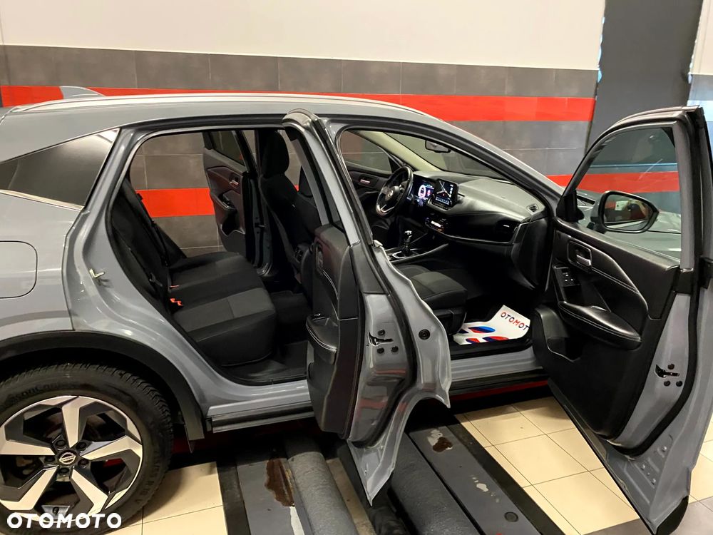Nissan Qashqai 1.3 DIG-T MHEV Premiere Edition - 23
