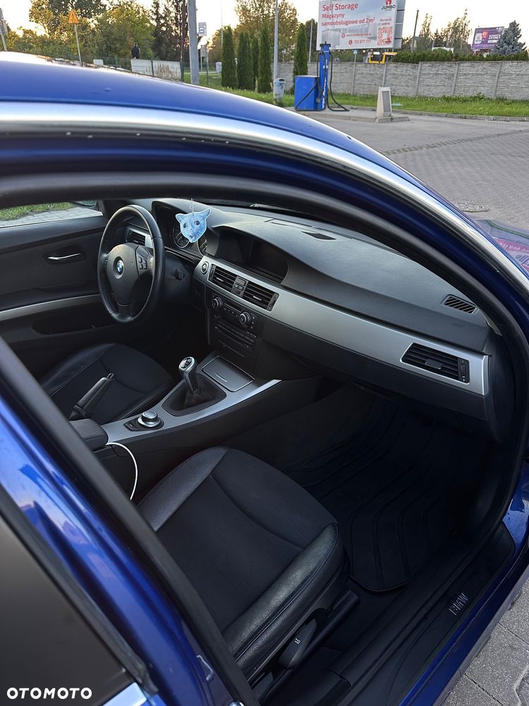 BMW Seria 3 325i - 26