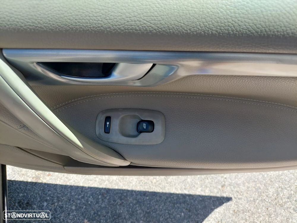 Volvo S60 2.4 D5 Nivel 3 - 17