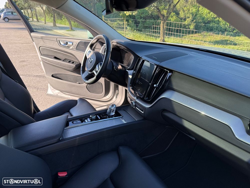 Volvo XC 60 2.0 T8 PHEV Inscription AWD - 16