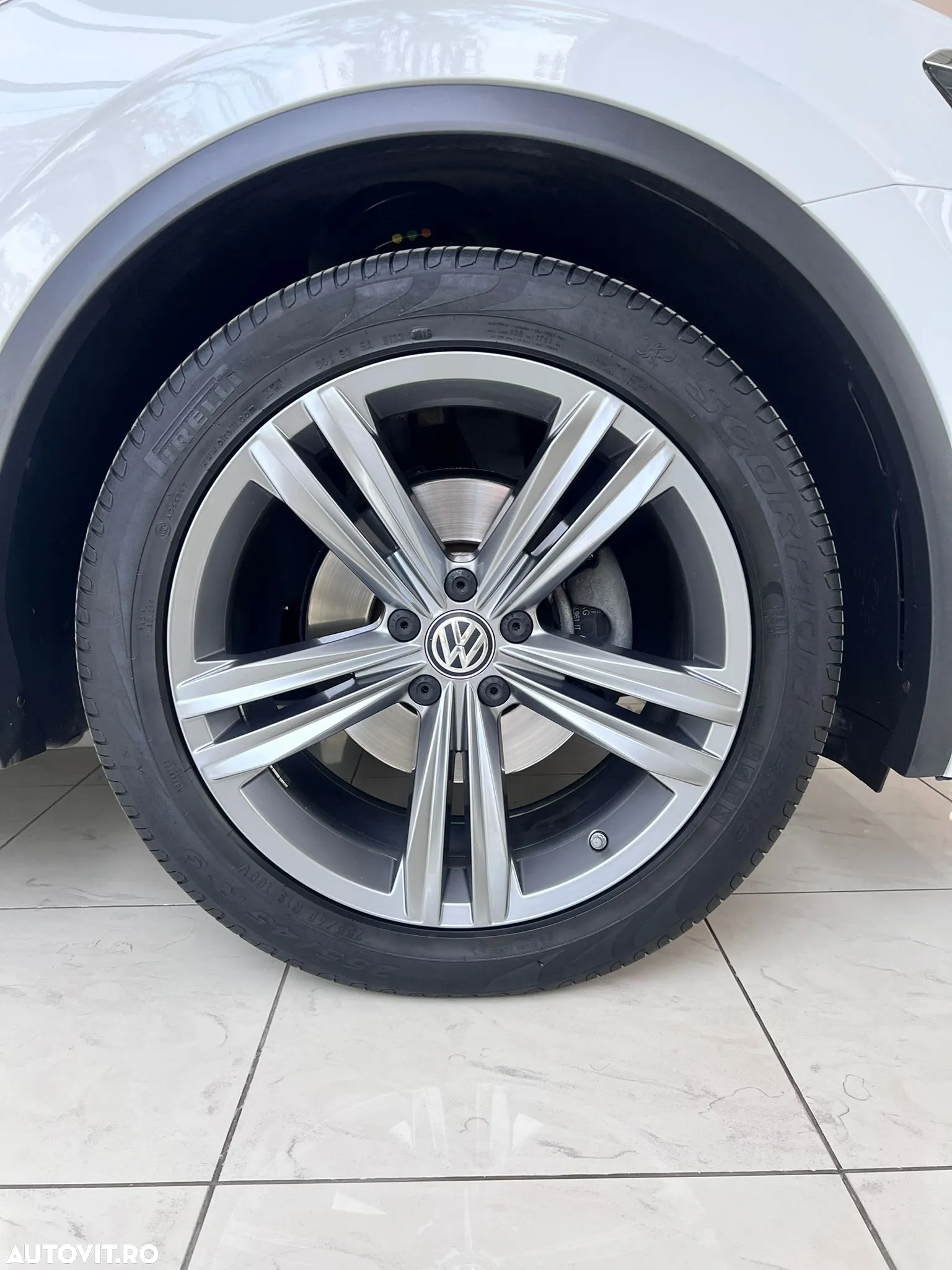 Volkswagen Tiguan - 23