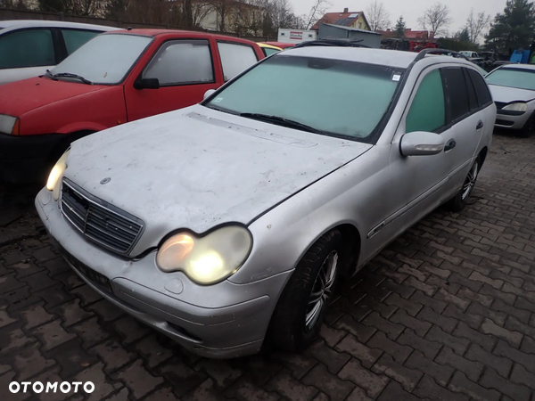 CZĘŚCI - Mercedes C-klasa W203 2,2CDI 116KM 611.962 KOMBI SKRZYNIA 716.604 2002r. INDEX 8608