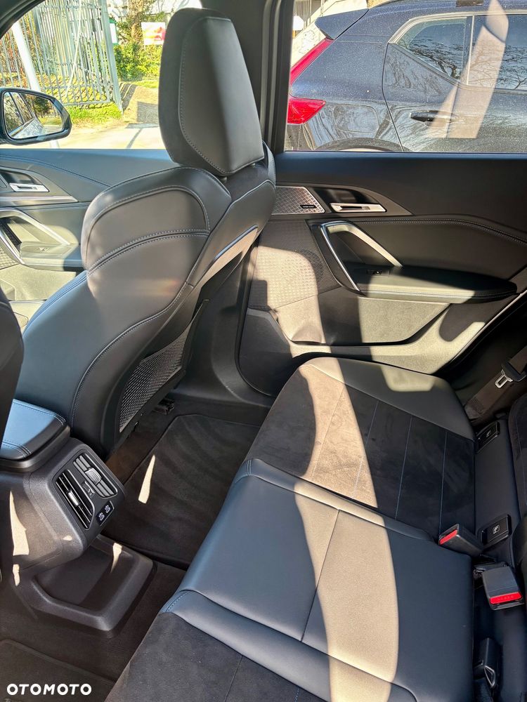 BMW iX1 xDrive30 66.5kWh M Sport - 7