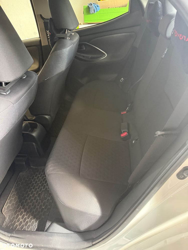 Toyota Yaris - 10