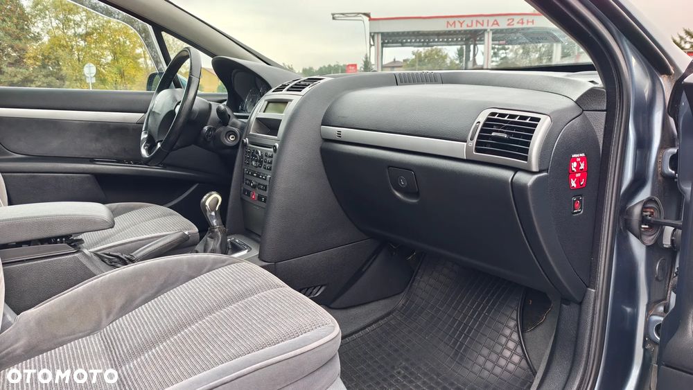 Peugeot 407 - 25