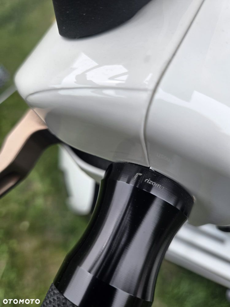 Vespa GTS - 8