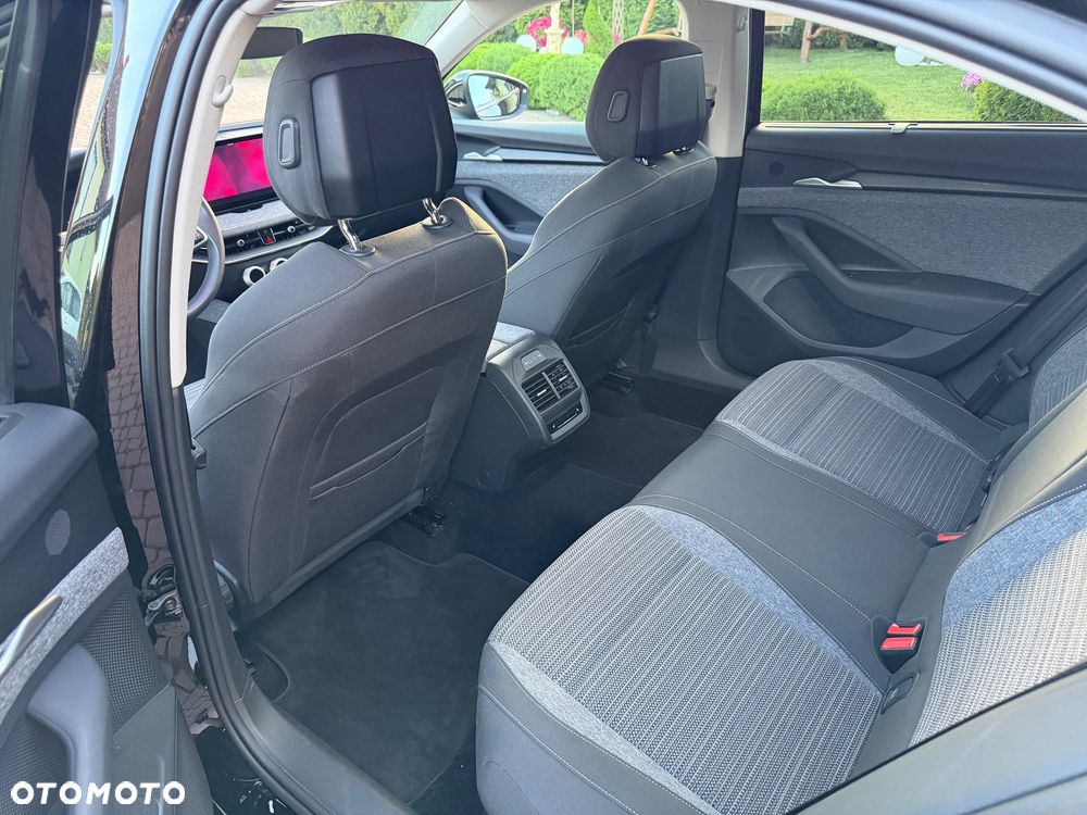 Skoda Superb 1.5 TSI mHEV Selection DSG - 12