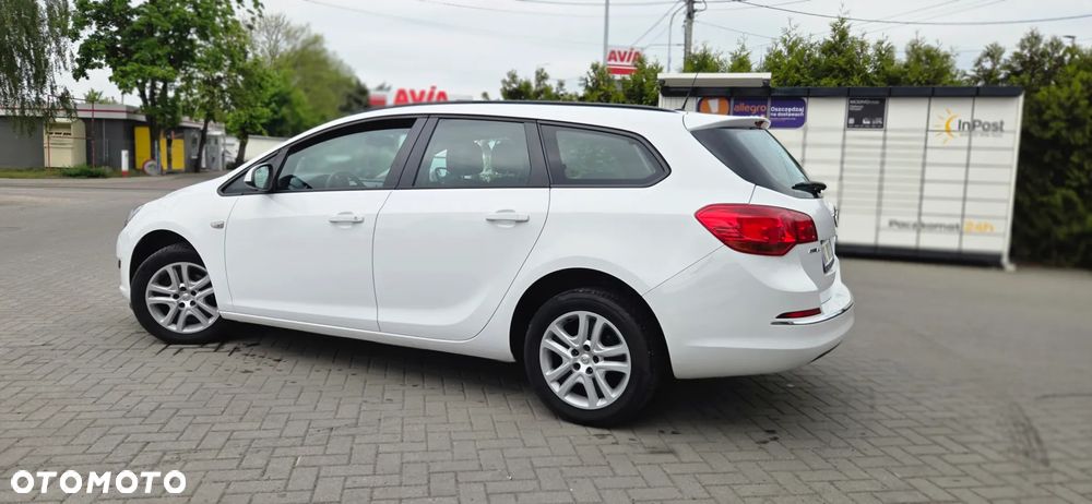 Opel Astra 1.6 Color Edition - 10
