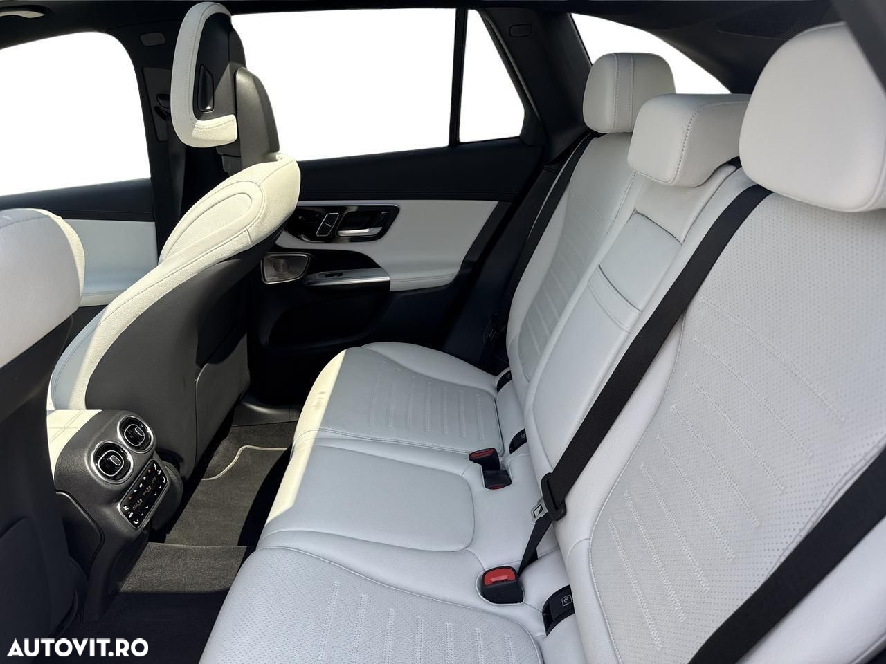 Mercedes-Benz GLC 300 e 4MATIC - 11