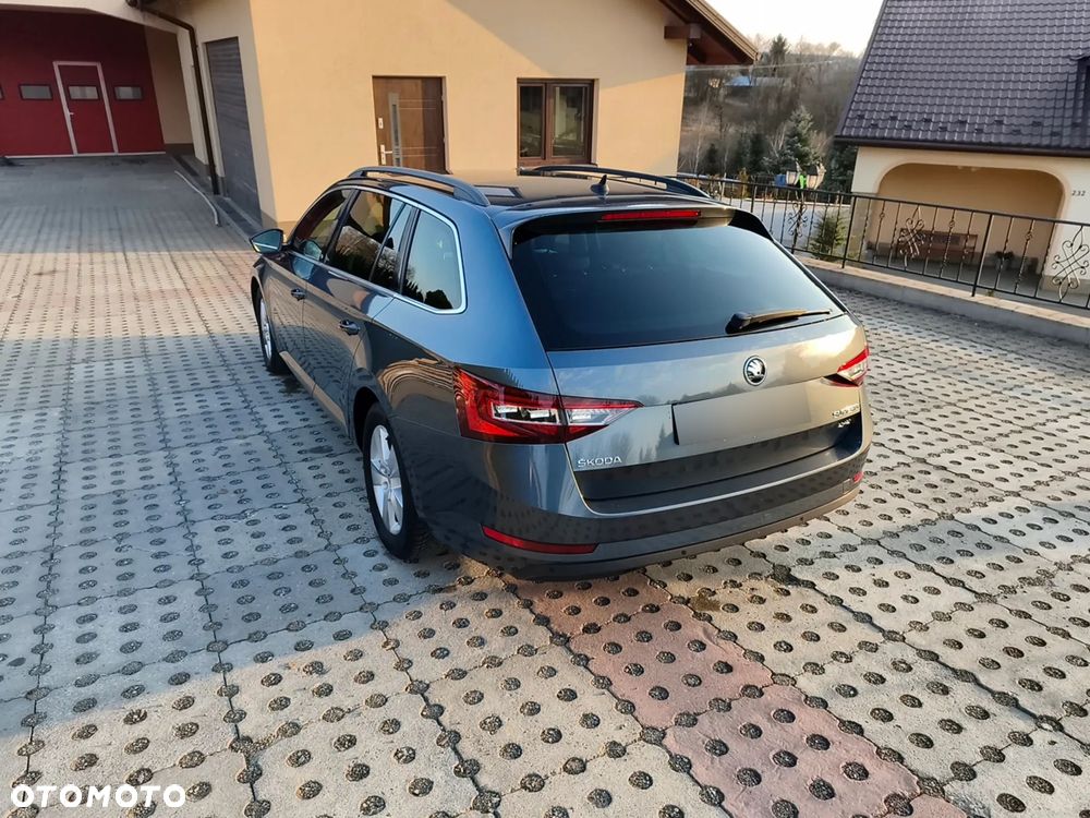 Skoda Superb 2.0 TDI 4x4 DSG Style - 10