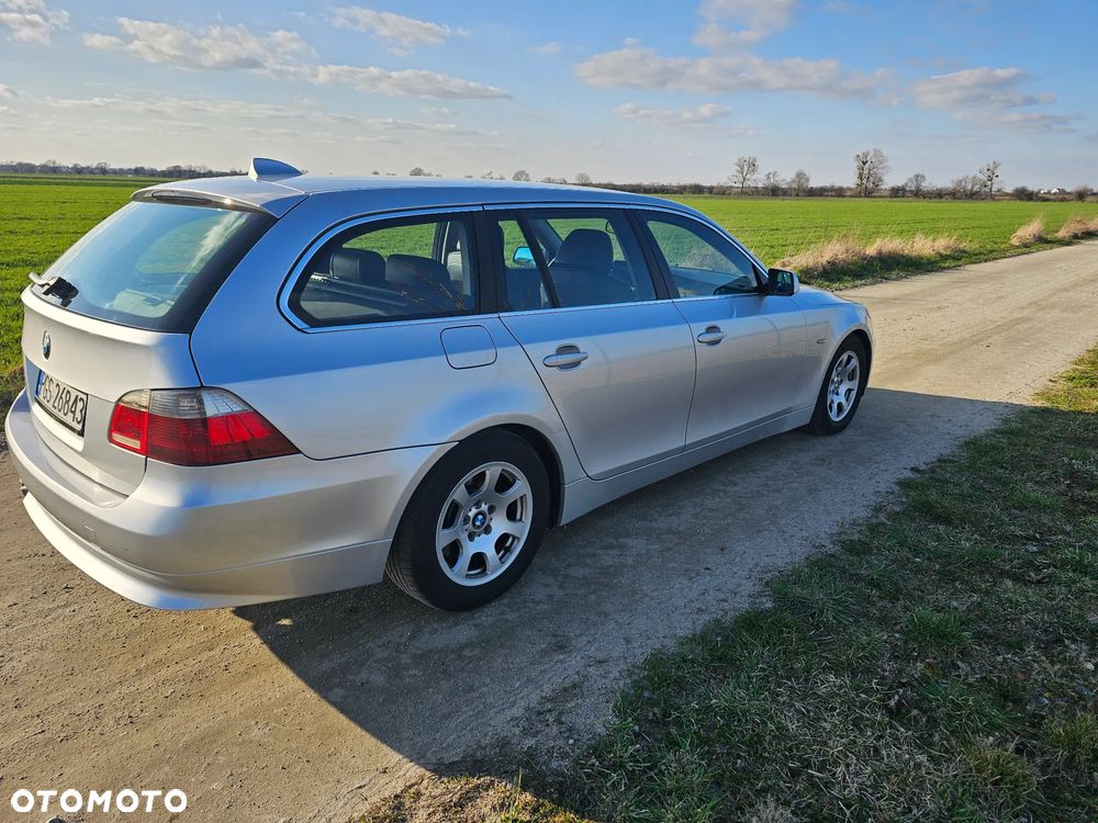 BMW Seria 5 525d - 2