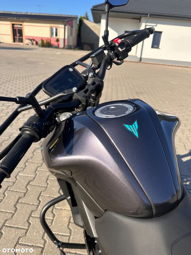 Yamaha MT - 7