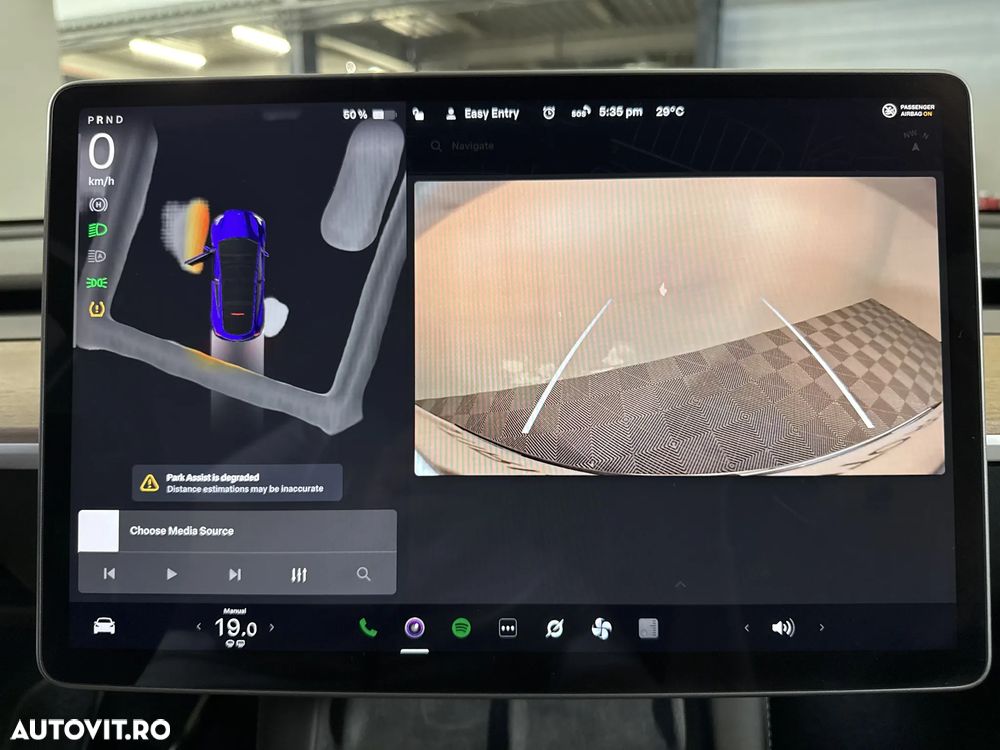Tesla Model Y AWD Performance - 16