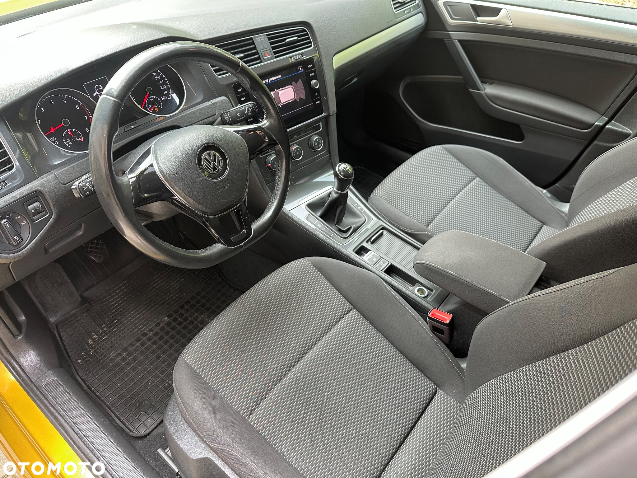 Volkswagen Golf VII 1.0 TSI BMT Trendline - 12