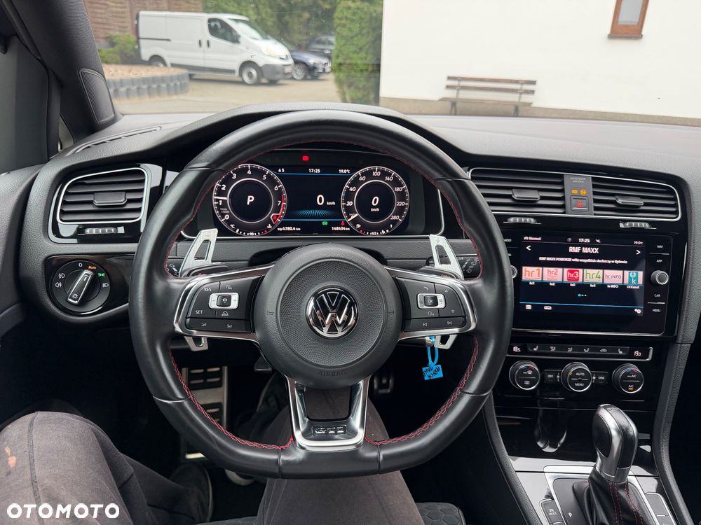 Volkswagen Golf - 21